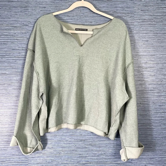 Urban Outfitters inside out had notch top Green Medium - Picture 1 of 7